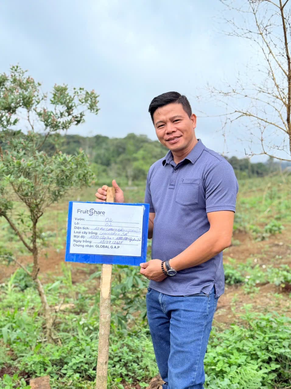 Trần Danh Mạnh kiểm tra chứng nhận vùng trồng GLOBAL G.A.P.